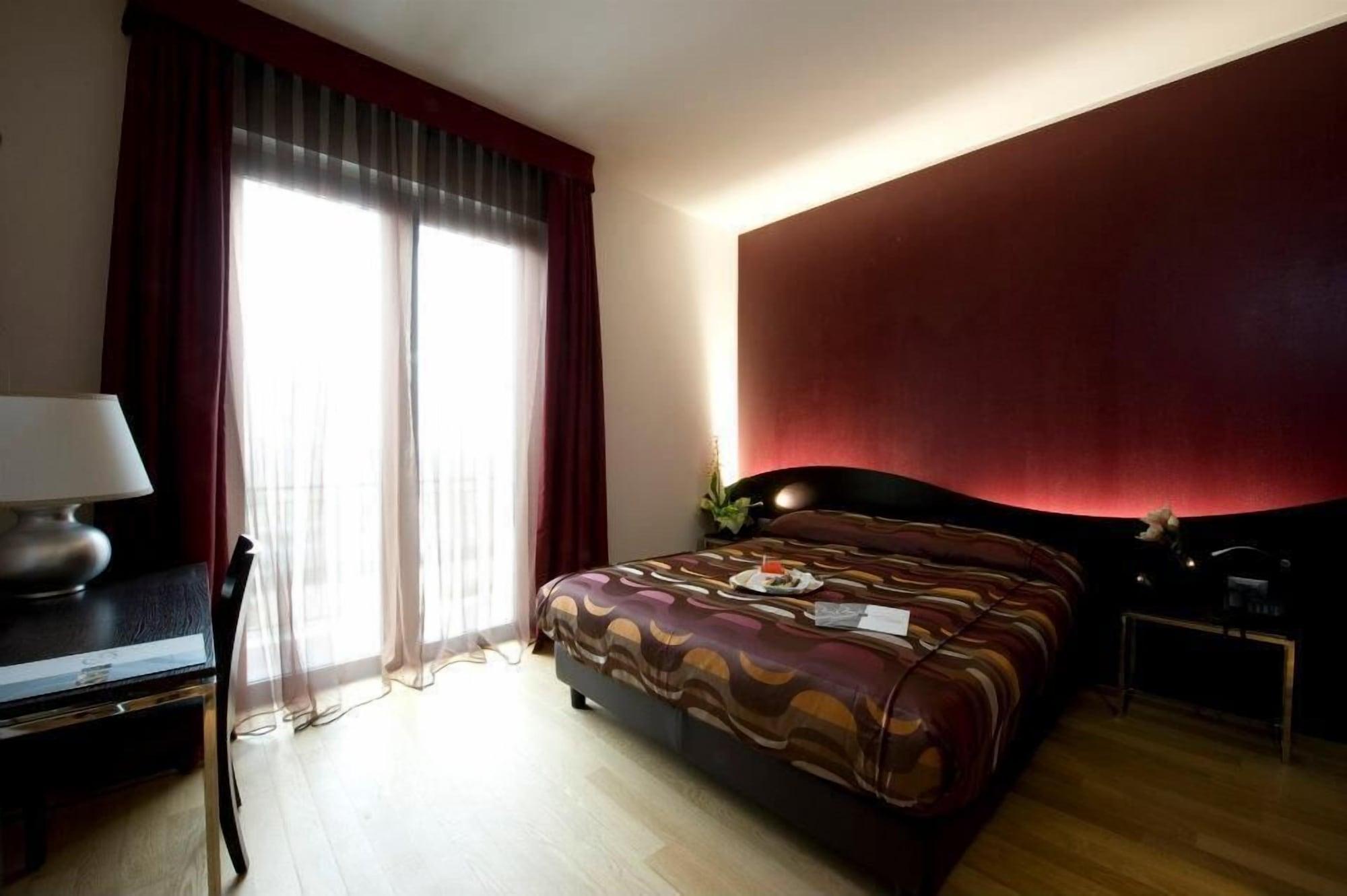 La Grotta Hotel Verona Exterior photo